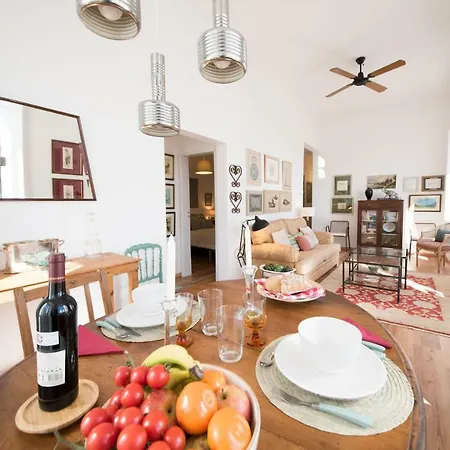 Light Lovers Apartment Lissabon